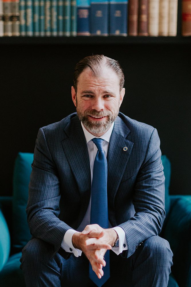 brett-kelly-partners-asx-kpg-warren-buffet-accountant